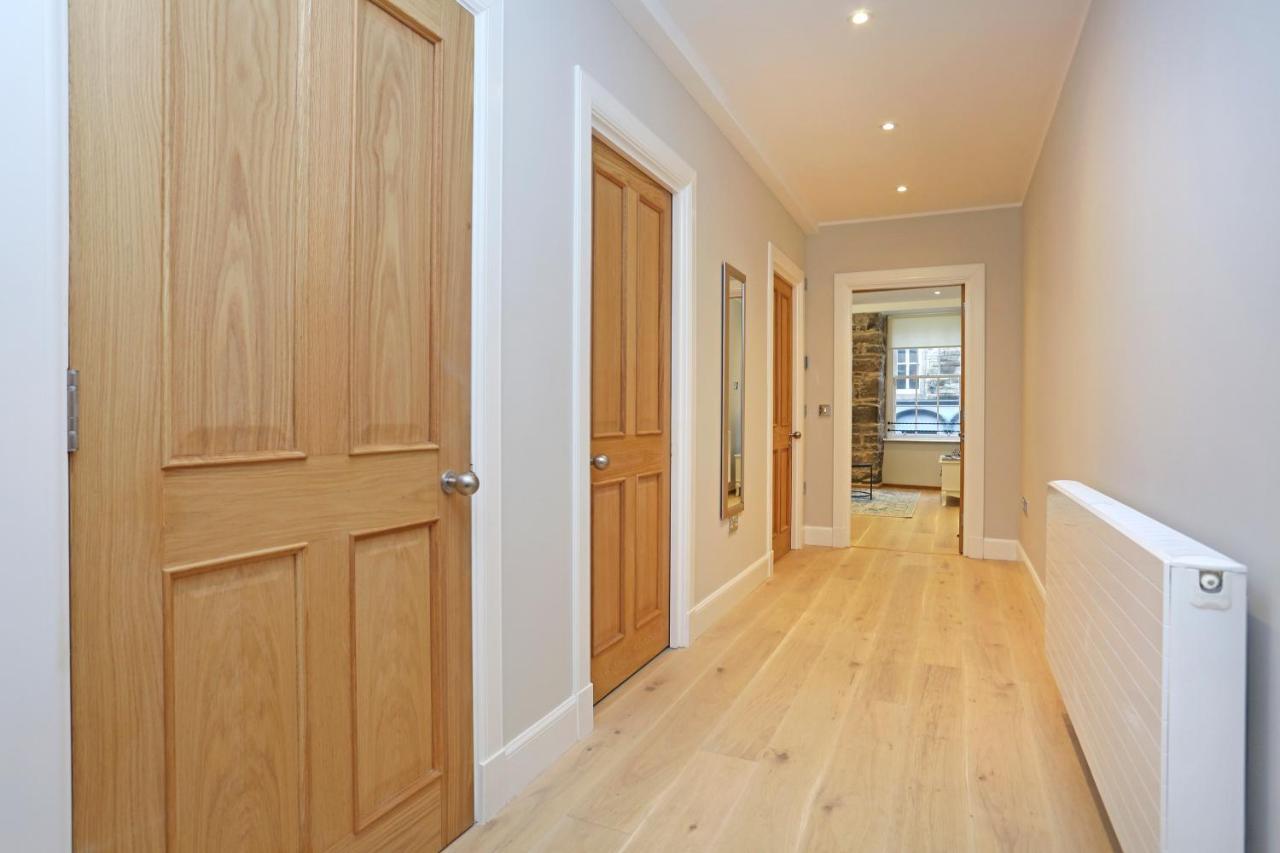 Joivy Refurbished Home On The Royal Mile Edinburgh Exterior photo