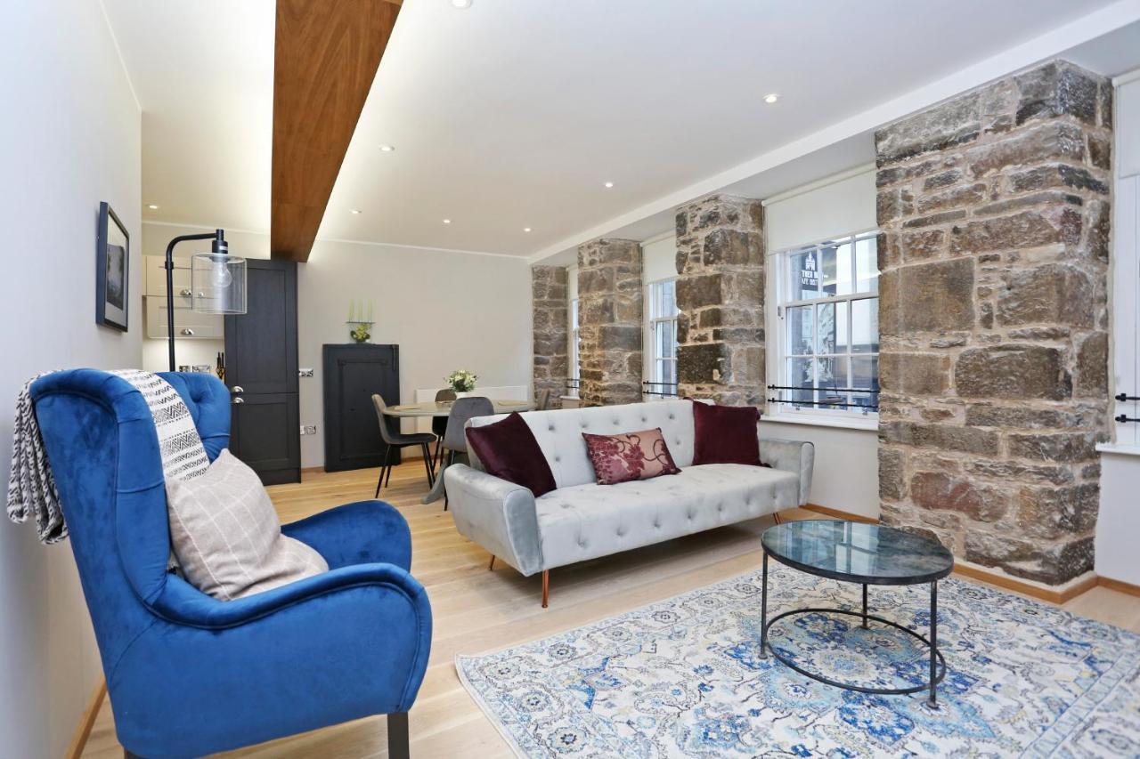 Joivy Refurbished Home On The Royal Mile Edinburgh Exterior photo